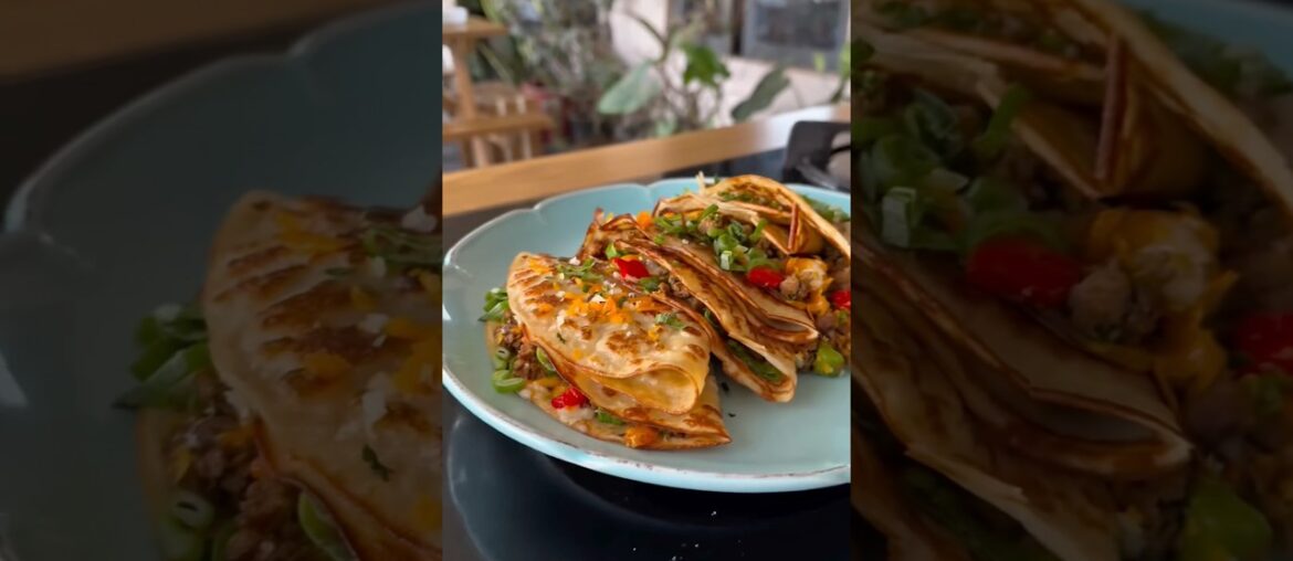 This Crepe Assembly Method Is Genius #kitchenhacks #crepes #easyrecipe This Crepe Assembly Method Is Genius #kitchenhacks #crepes #easyrecipe