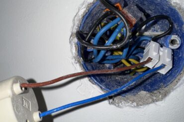 Junction box mountable recessed spotlight