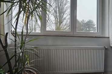 How to add a window seat here