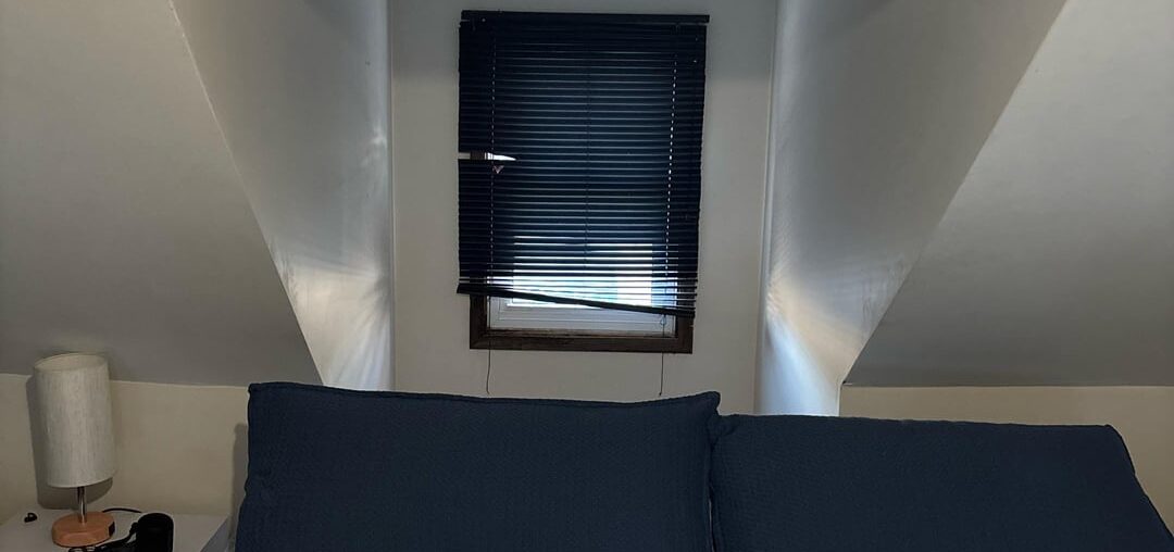 What can I do with this space behind my bed? Ignore the blinds! 😬