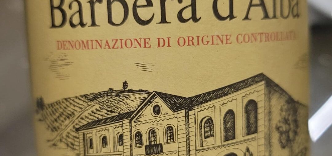 Barbera d’Alba DOC – F.lli Rabino 🇮🇹🍷 Just opened this bottle from Piedmont, Italy. Bright acidity, dark cherry notes, and a smooth finish. What’s your take on Barbera d’Alba? Rate it from 1–10 👇