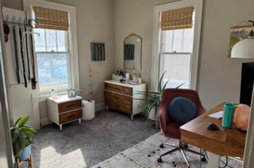 It is my heart’s desire to paint this room purple..but will it work?