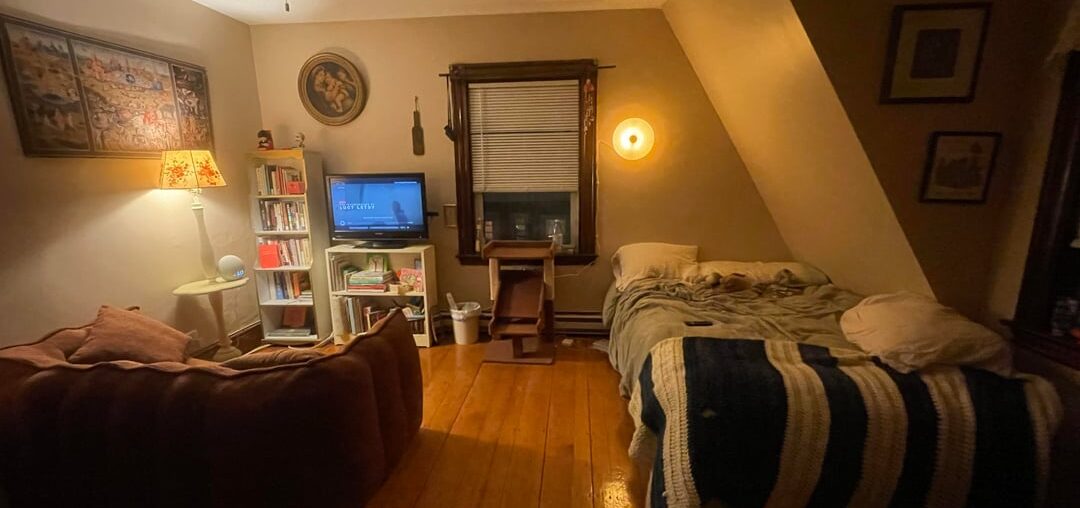 Is this the optimal furniture placement in my new bedroom?? feng shui freakout