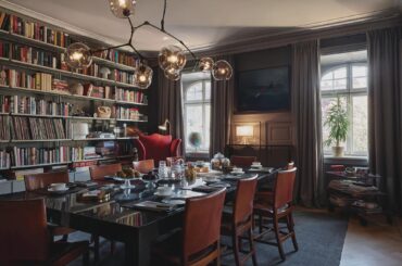 Library of the Ett Hem hotel in Stockholm, interior design by Ilse Crawford [2048x1364]