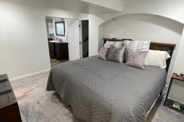 Need Help Juging/Accenting Master Bedroom