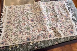 How to hang rug for display