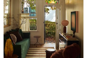 Narrow Victorian terraced house in Paddington, Sydney, New South Wales, Australia [4000x5200]