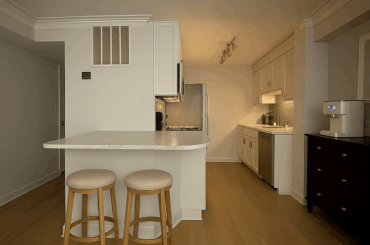 Banquette seating or breakfast bar for small open-concept space?