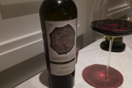 Can somebody please help me identify a wineglass?