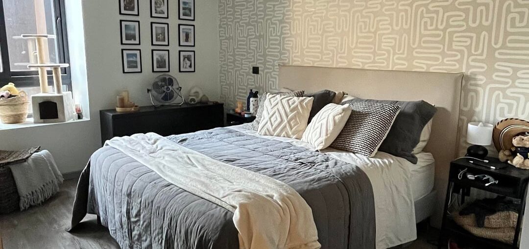 Do we like this quilt or should I dye it a darker/warmer colour?