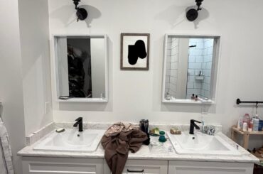 Give life to our master bathroom