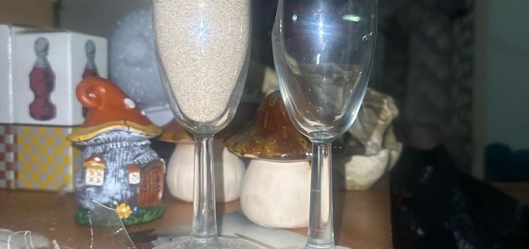 Help me please find a wine glass that is identical to these