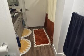 Struggling with the bathroom textile colors and bath mat situation