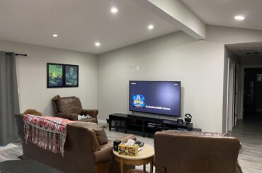 After a year, still don’t know what to do wit this space. Feels bland.