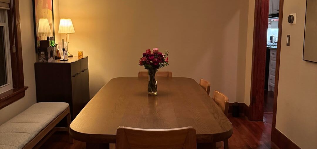 What kind of art/colours would go well on this dining room wall?