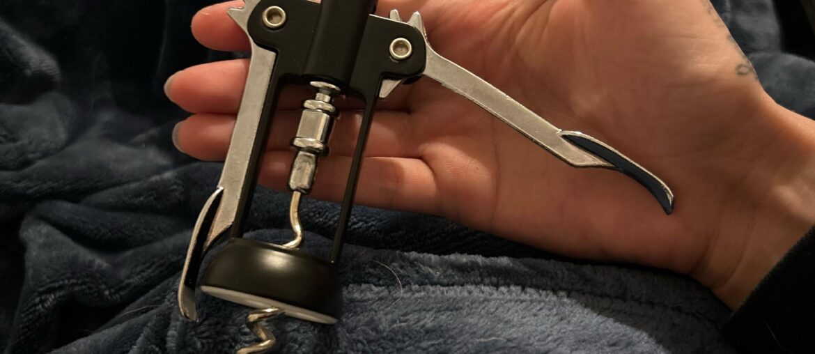 Pls help why is my wine opener doing this? Is there a way to fix it?