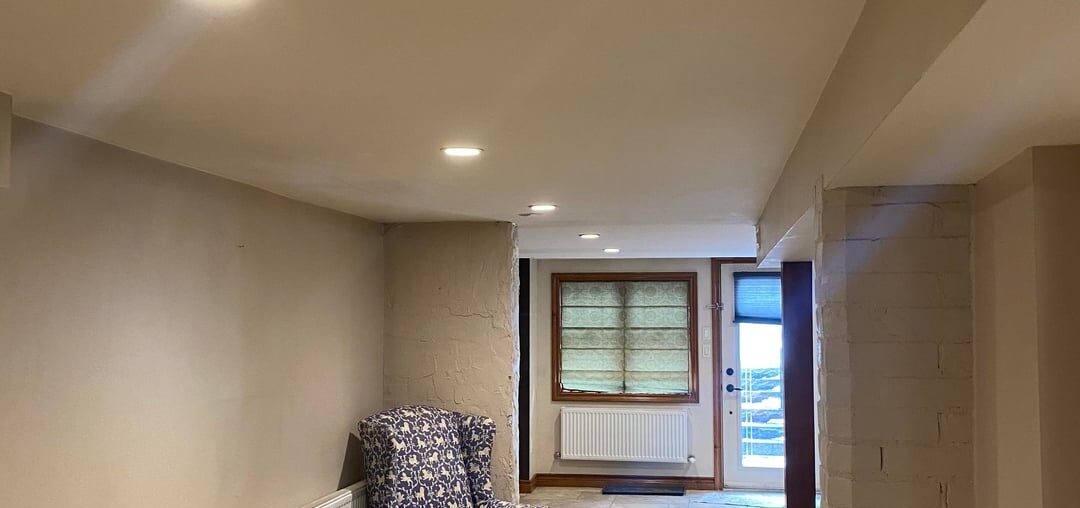 What colours would look best in this apartment?