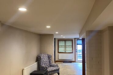 What colours would look best in this apartment?