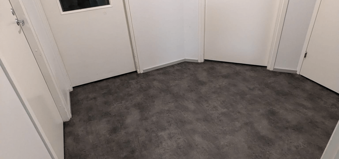 Help me how to decorate this place