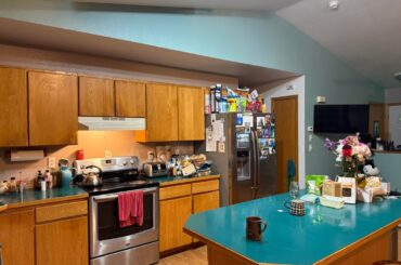 What color(s) to paint the walls?