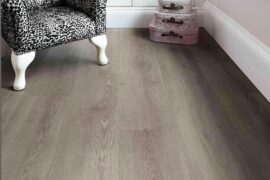 Grey oak effect flooring - baseboard colour