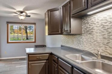 Help with paint color in the kitchen