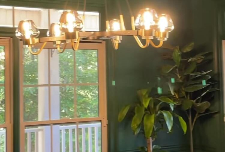 Wallpaper on the ceiling