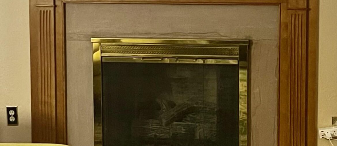 What kind of style is this fireplace and mantle?