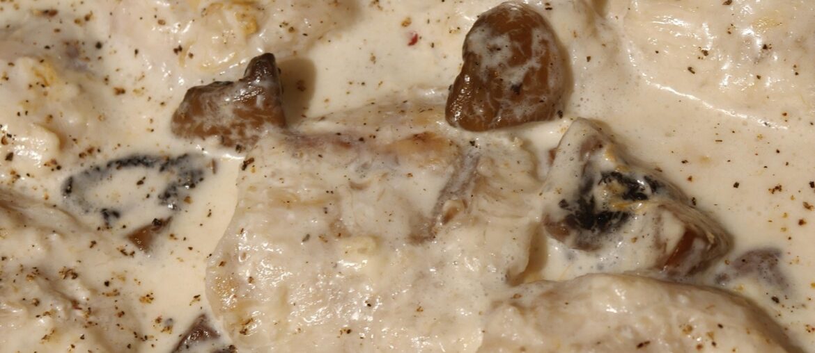 Joues de lotte à la crème et champignons sautés