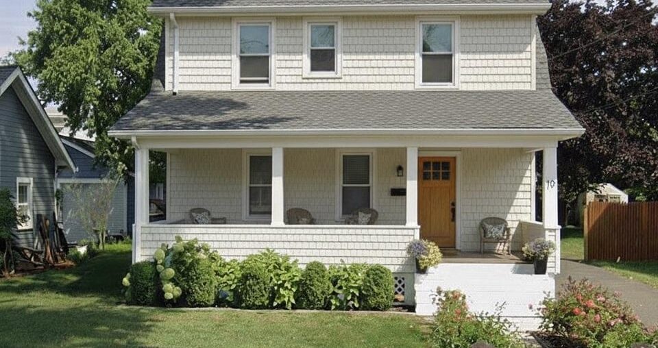 Clapboard or Shake Shingles? New England home siding options.