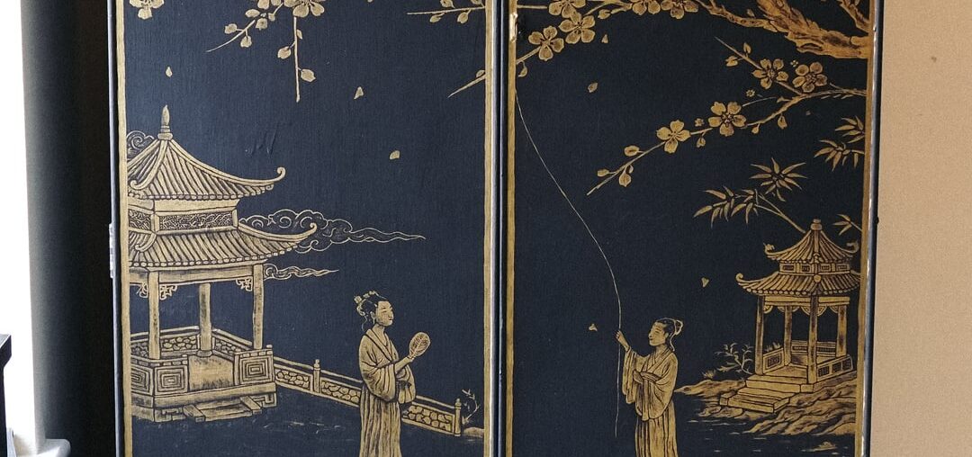 Just finished painting a tall wardrobe in black and gold Chinoiserie style. Included before and progress shots. This is my first time painting in this style, looking forward to doing more! Feel free to AMA! :)