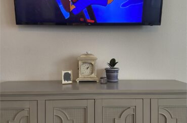 Tips for decorating my console table