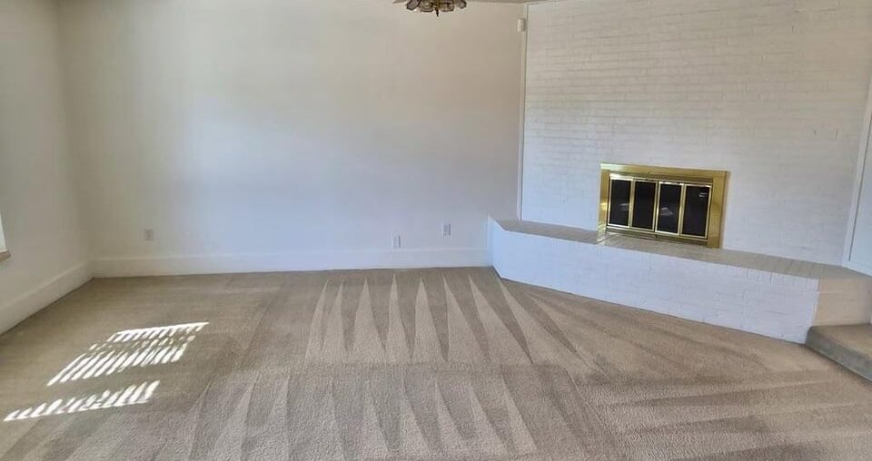 New house... decorating living room help. I want eclectic mixed with 40s.