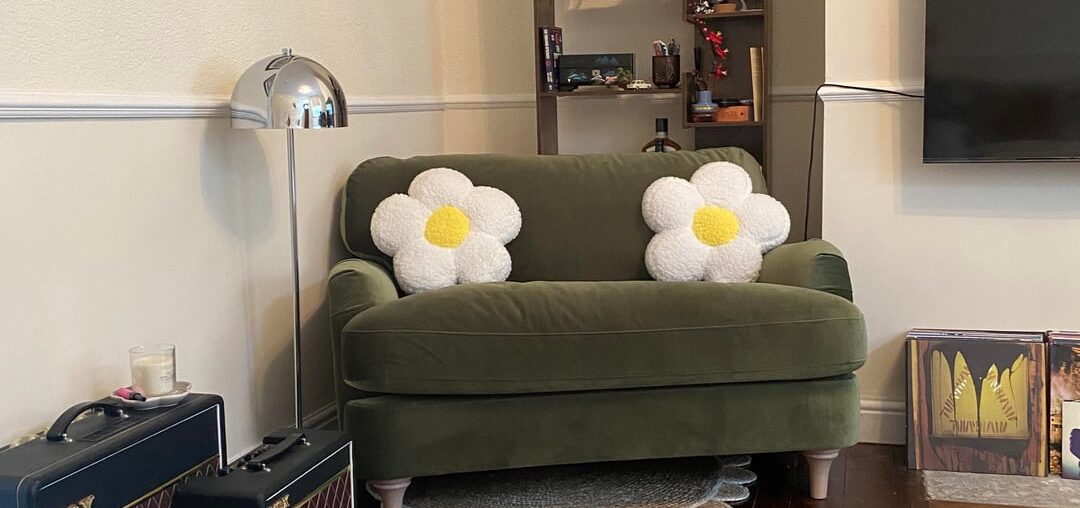 What colour rug and lampshade? Plus any other suggestions welcome!