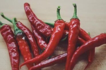 Des piments dans les plats. Y'a pas mieux comme stimulant pour le plaisir et le kiff gastronomique.