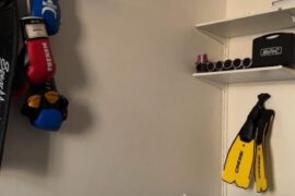 My minimalist room as an 18-year-old😀