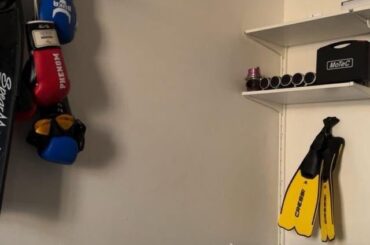 My minimalist room as an 18-year-old😀