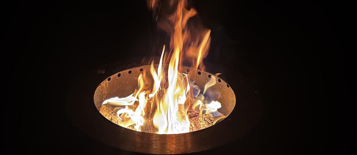 PSA : corks are an excellent addition to your fire pit!!