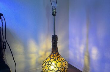 What shape/style lampshade would pair well with this lamp?