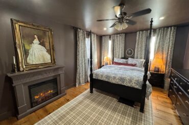 Help figuring out this bedroom