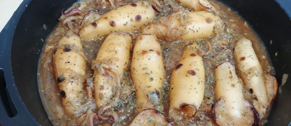 Squid with onions (calamares encebollados)