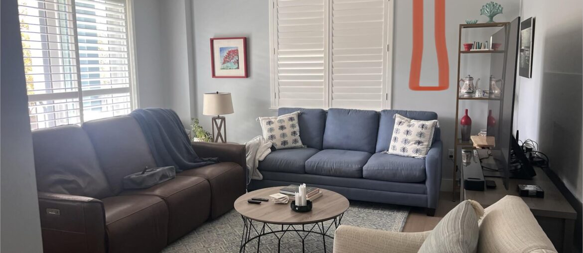 Can I fix area in red with some pictures in white frames?