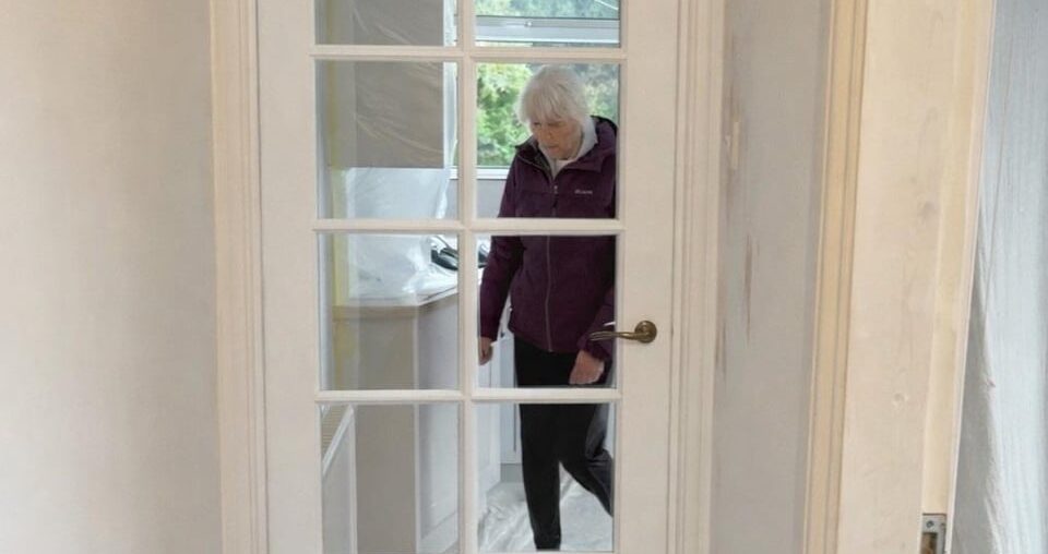 Door 1 or 2? Kitchen door - keep cats out and needs to let light in? Appreciate any thoughts 😊