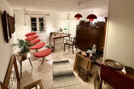 Computer in pre-computer age office?