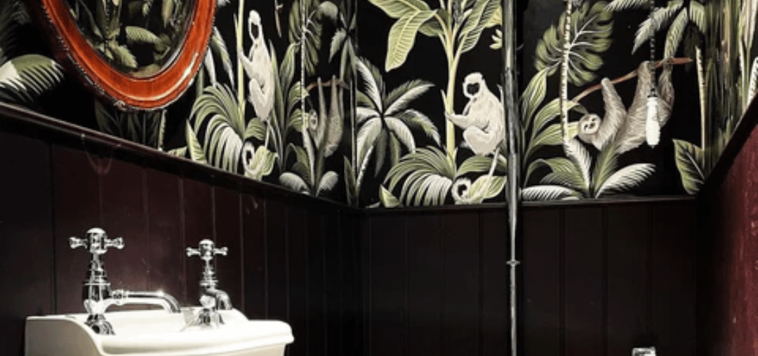 Will this dark paint/lighter wallpaper combo work in a tiny bathroom?