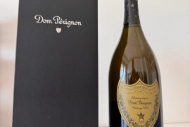 Possiedo una bottiglia di dom Perignon vintage 2000 conservata benissimo. Qualcuno è interessato?