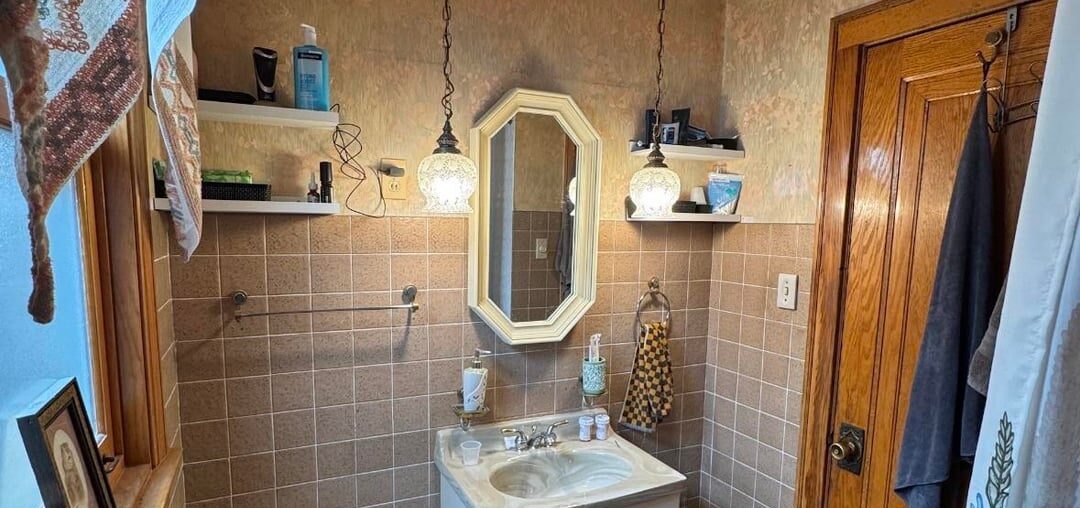 Super tiny bathroom help