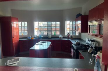 How would you rate this kitchen and what’s missing?