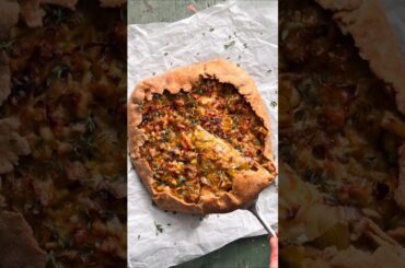 Easy Rustic Leek Tart with Comté Cheese 🥧 French Savory Galette Recipe #Shorts #easyrecipes #recipe