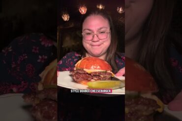 Le Renommée in Paris, France #foodie #food #foodlover #shorts #burger #drink #travel #paris #fun